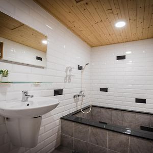 Triple Room Bath